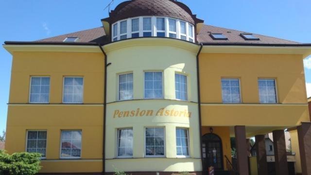 Pension Astoria Klášterec nad Ohří エクステリア 写真